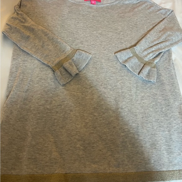 Lily Pulitzer oversized light gray lightweight sweater with 3/4 sleeves - Picture 7 of 11